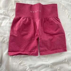 NVGT CRIMSON PRO SEAMLESS SHORT